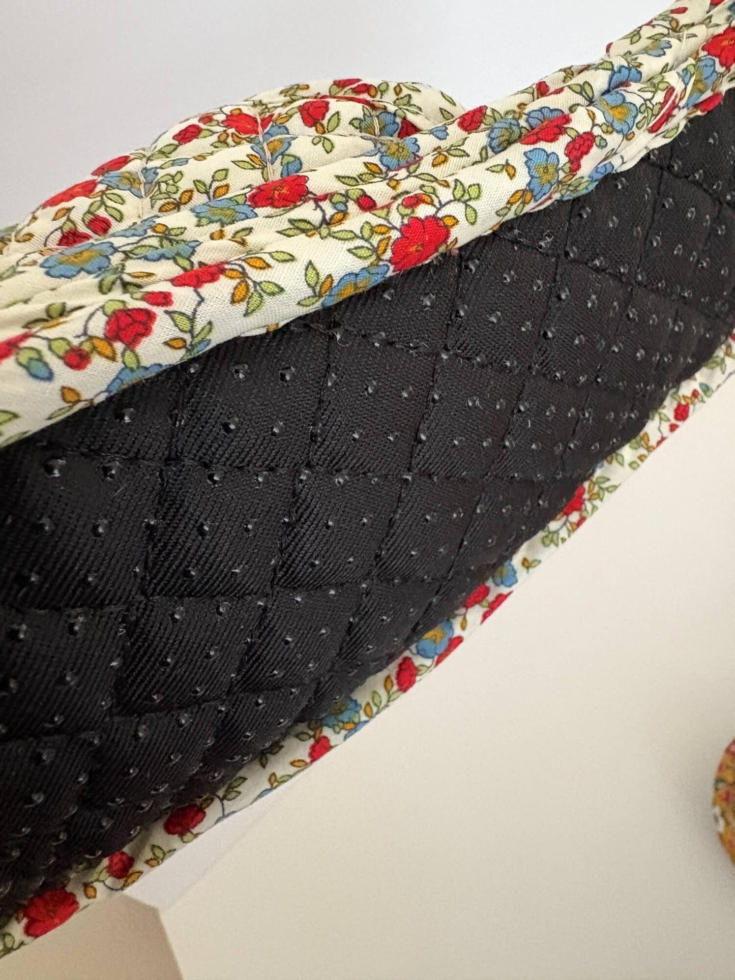 Machine-washable cotton slippers with anti-slip bottom – ideal for winter home comfort