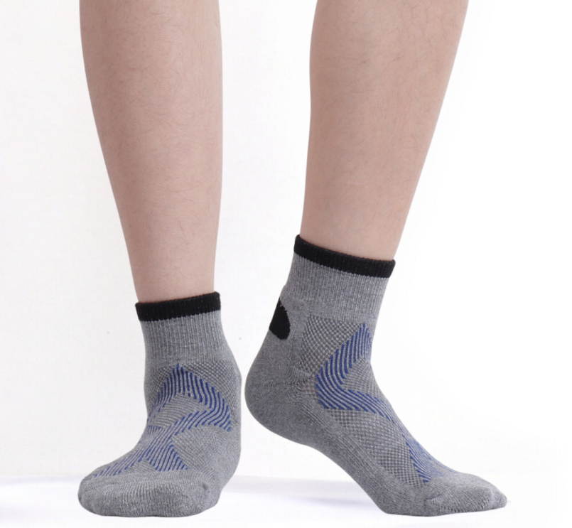 Mesh cushion right angle sports socks with heel and toe support