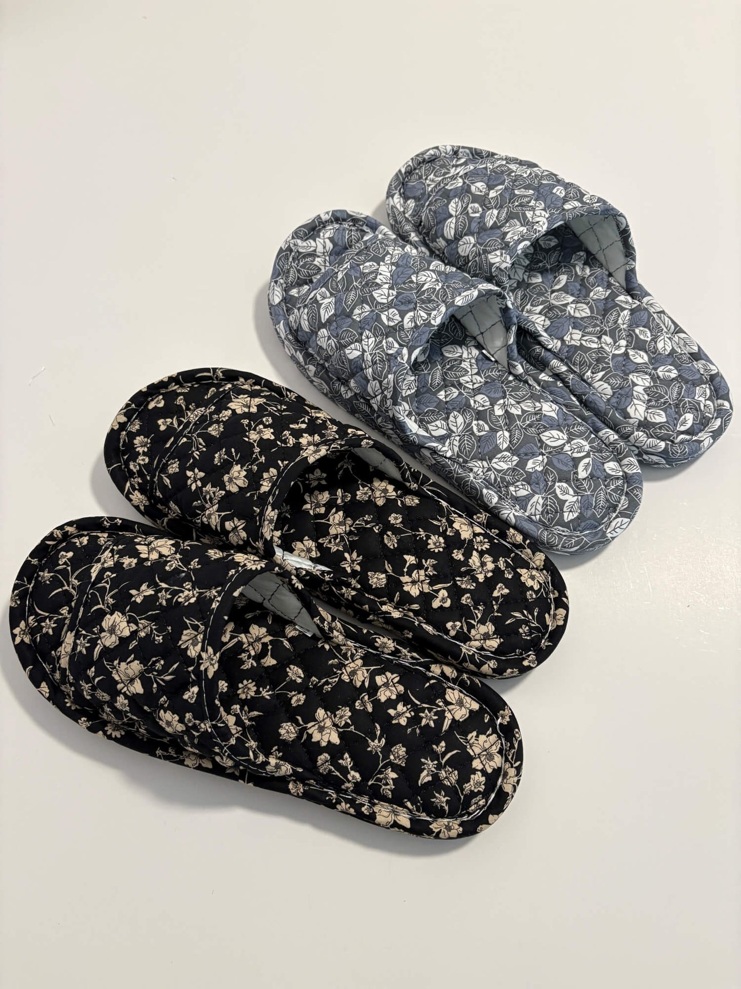 Machine-washable cotton slippers with anti-slip bottom – ideal for winter home comfort